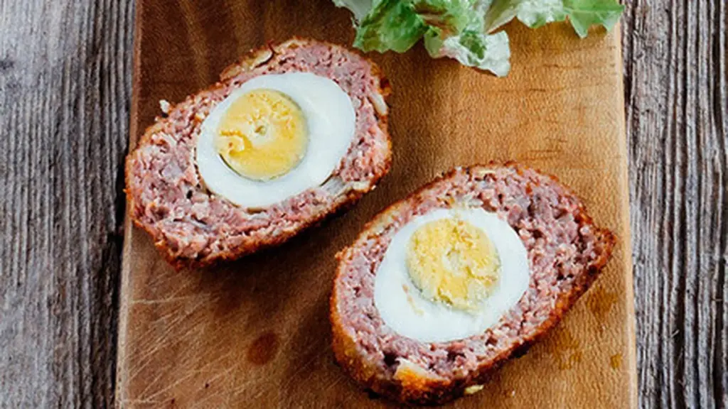 Huevos escoceses: la receta clásica de scotch egg que es, en realidad, británica